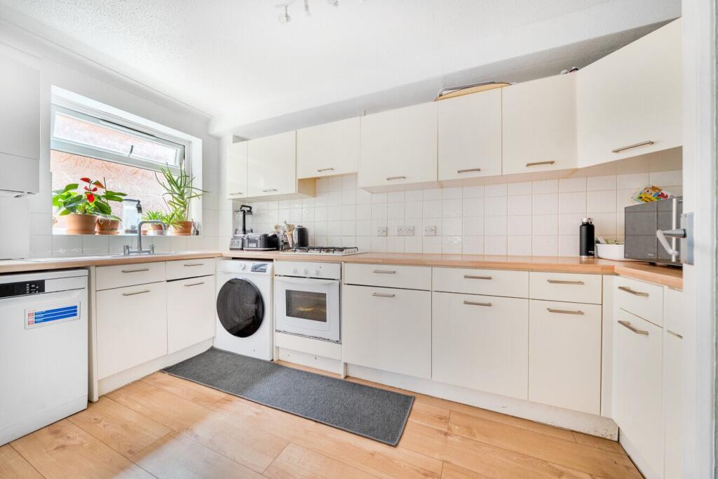 Apartment in London - View 5