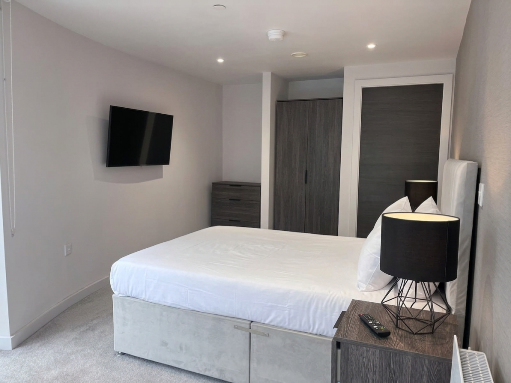 Apartment in Liverpool - More