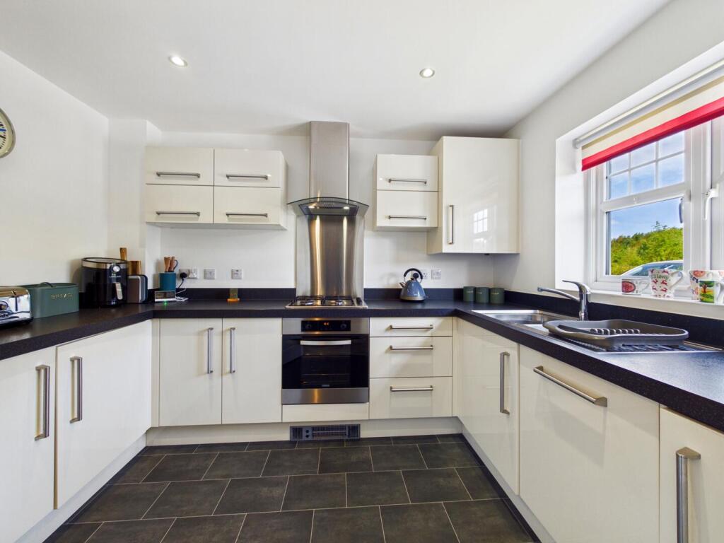 House in Wakefield - View 2
