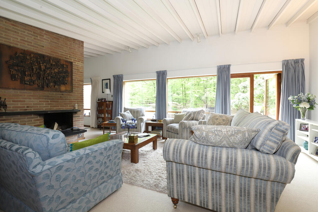 House in Southampton - More