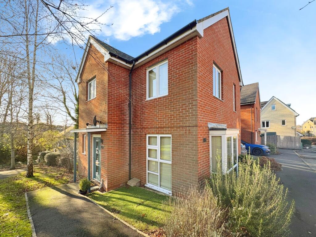 Main image of property: Consort Gardens, East Cowes, Isle of Wight