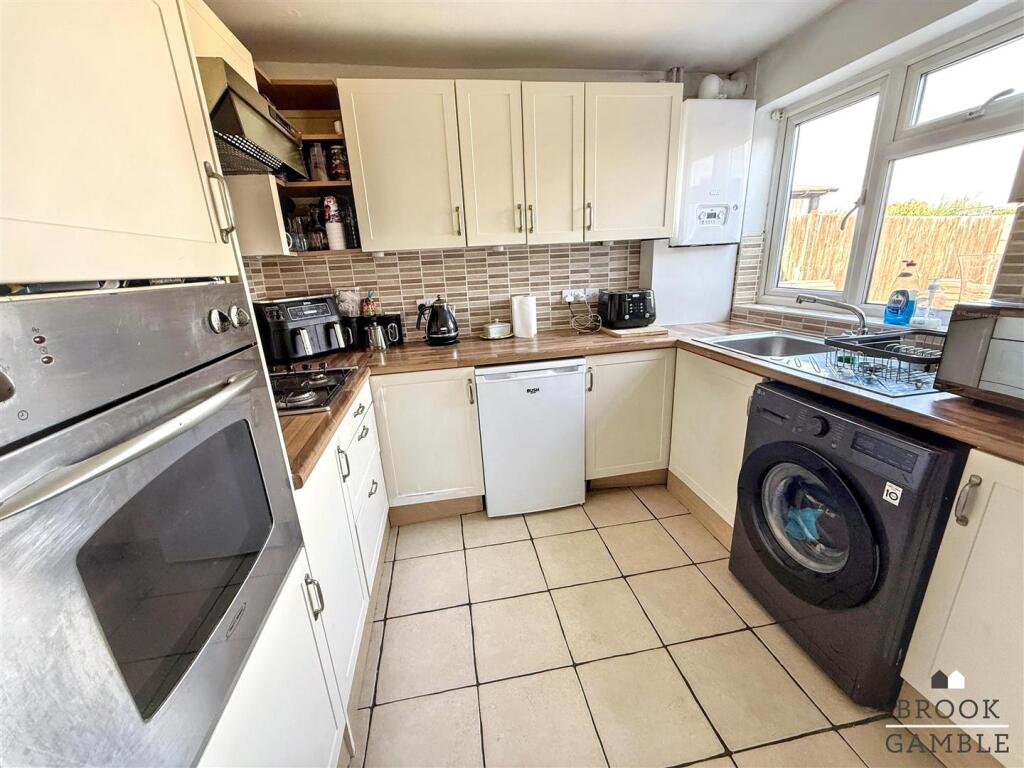 Ashgate Road, Eastbourne photo 4