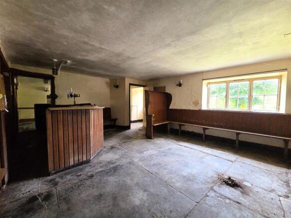 Horse and Groom - Bar 2.jpg