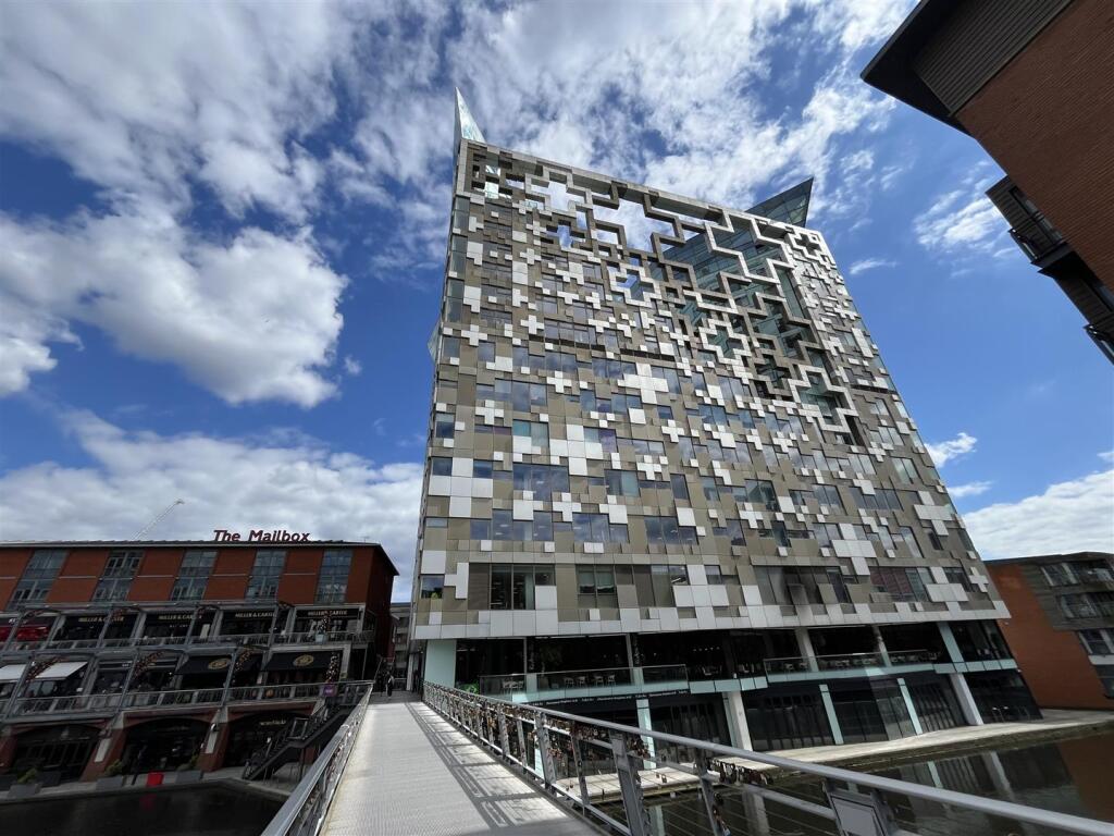 Apartment in Birmingham, Calthorpe Fields - More