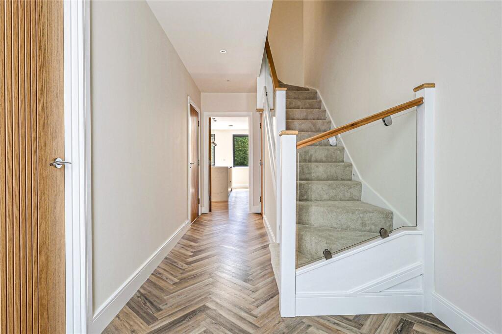 House in London - View 5