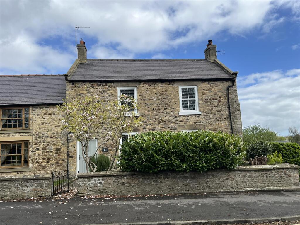 2-bed house on Rookery Cottage, The Green, High Coniscliffe, Darlington, £315,000