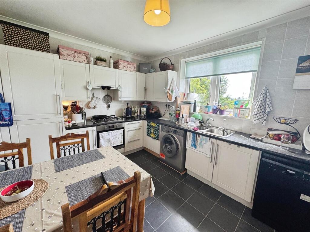 Dalgleish Avenue, Duntocher photo 4