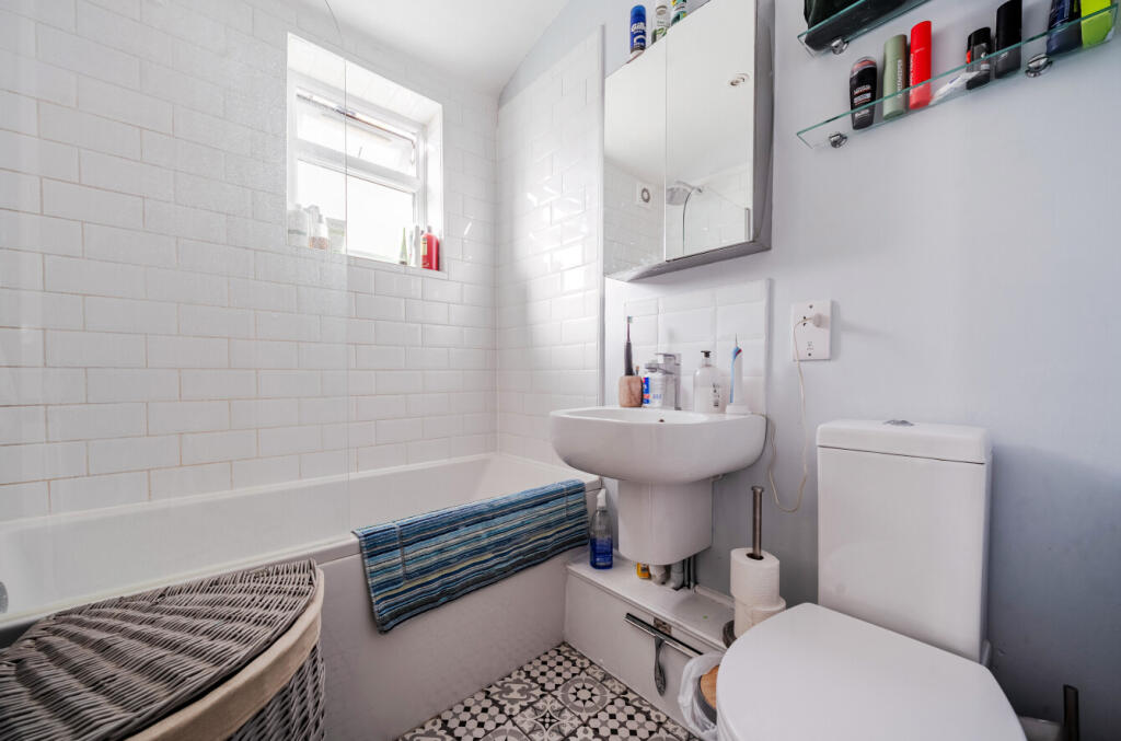 Apartment in London - View 5