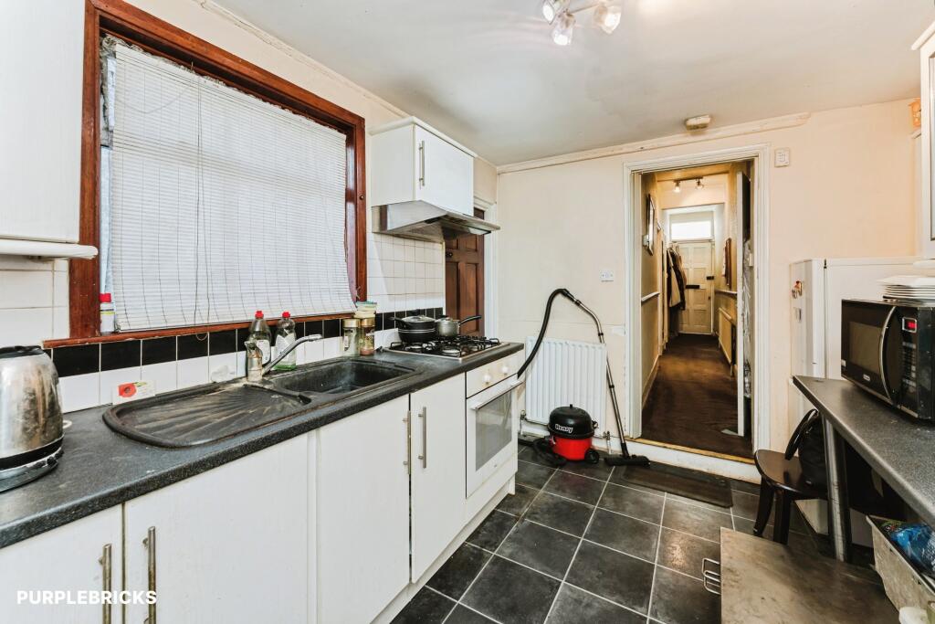 Apartment in London, Custom House, Canning Town - More