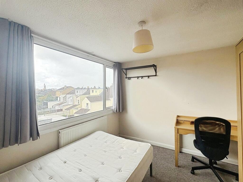 Staple Hill Road, Bristol, BS16 photo 5