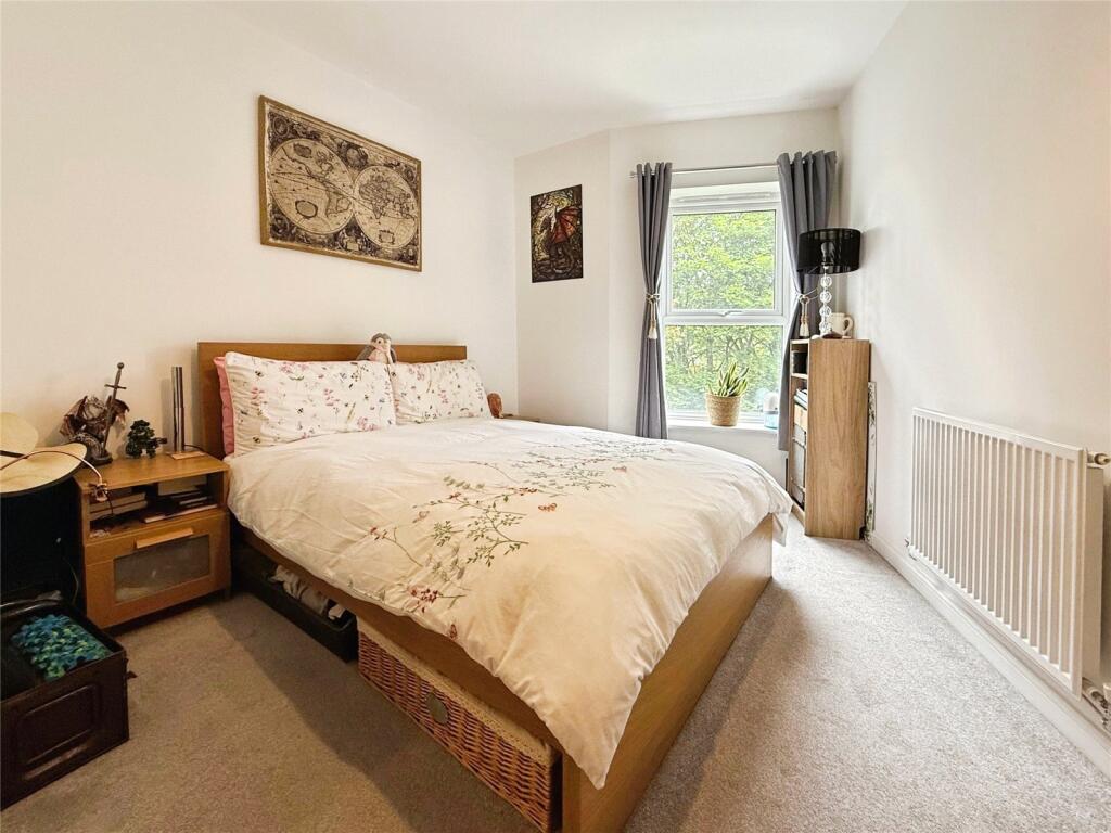 Apartment in Crowthorne, Bracknell Forest - View 4