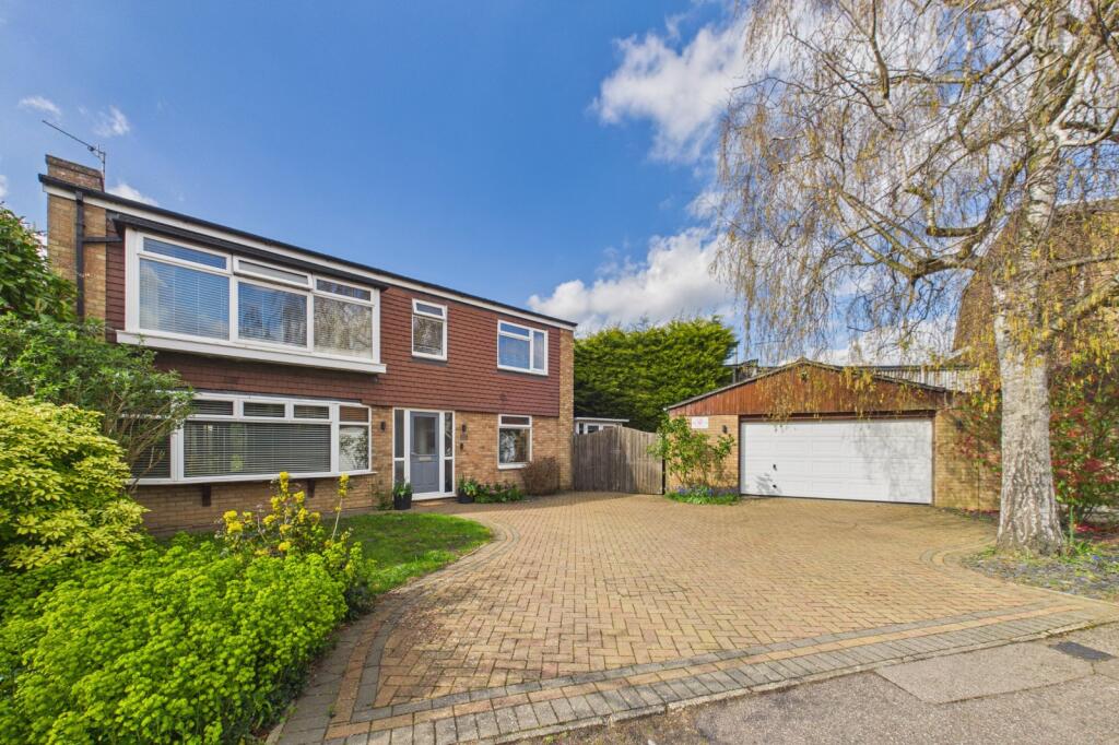4-bed detached on The Paddock, Eaton Ford, St. Neots, Cambridgeshire, PE19, £650,000