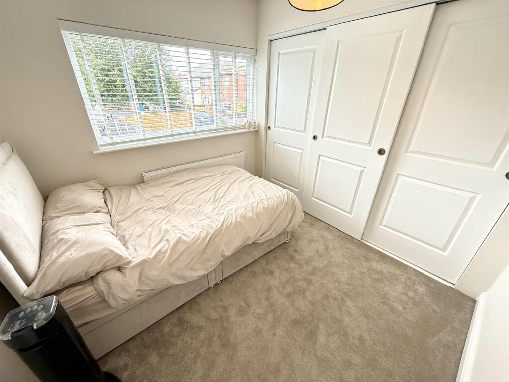 House in Knowsley, Swanside - More