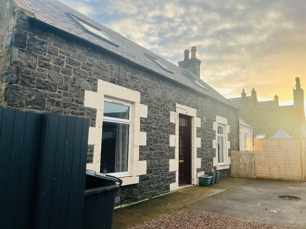 Main image of property: 48 Low Shore, Macduff,, AB44 1RE
