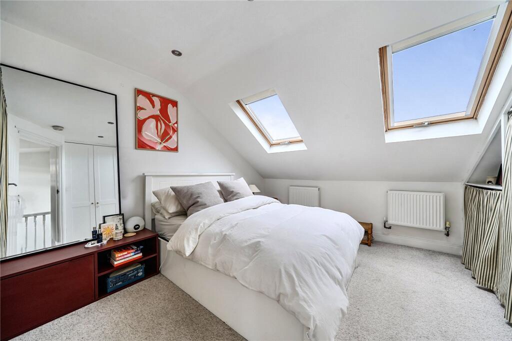 Apartment in London - View 3