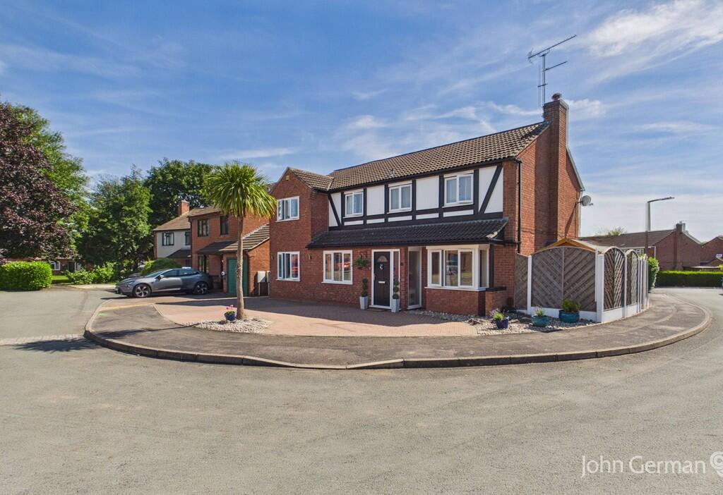 4-bed detached on Severn Close, Stretton, £475,000