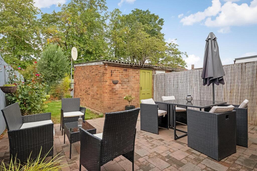House in London - View 2