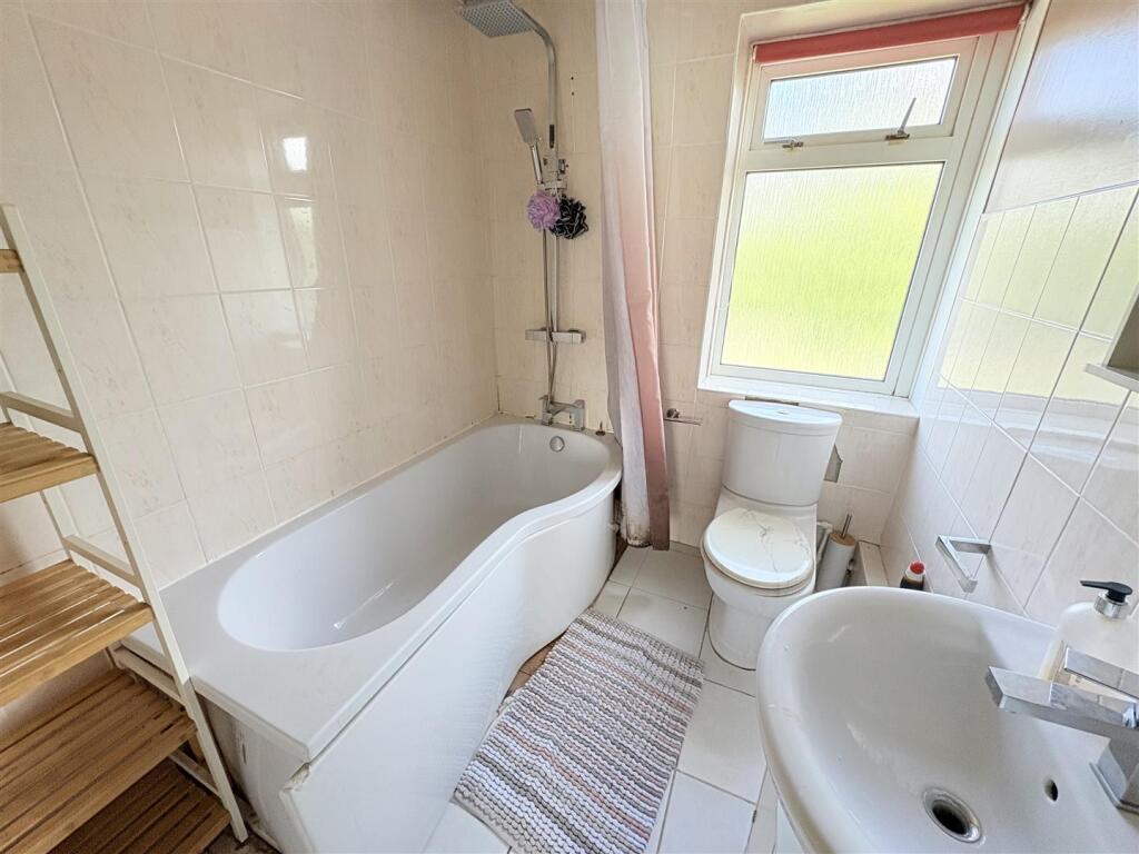 House in Fareham, Hampshire - View 5