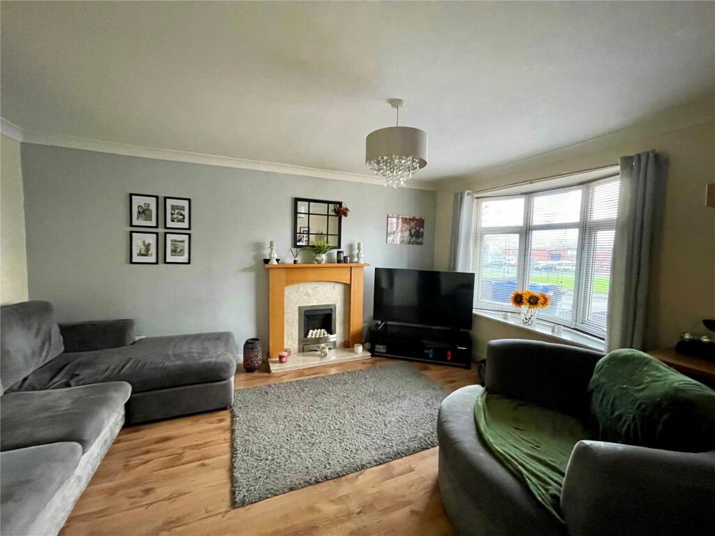 Tuscan Way, Newcastle, Staffordshire, ST5 photo 2