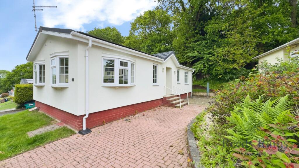 Main image of property: Oakland Glen, Walton-le-Dale, Preston, Lancashire, PR5