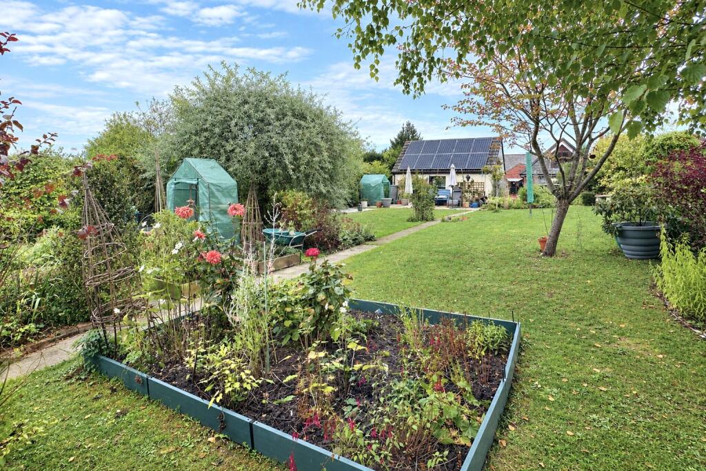 House in Westbury, Leigh Park - View 2