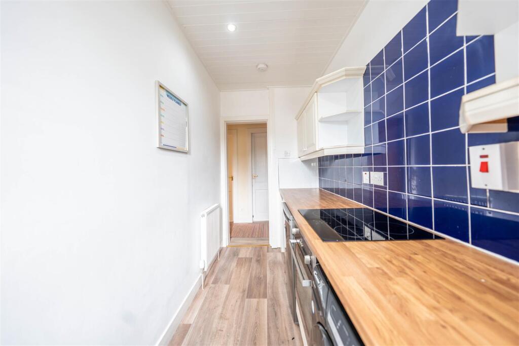 Apartment in Perth, Fairfield - View 5