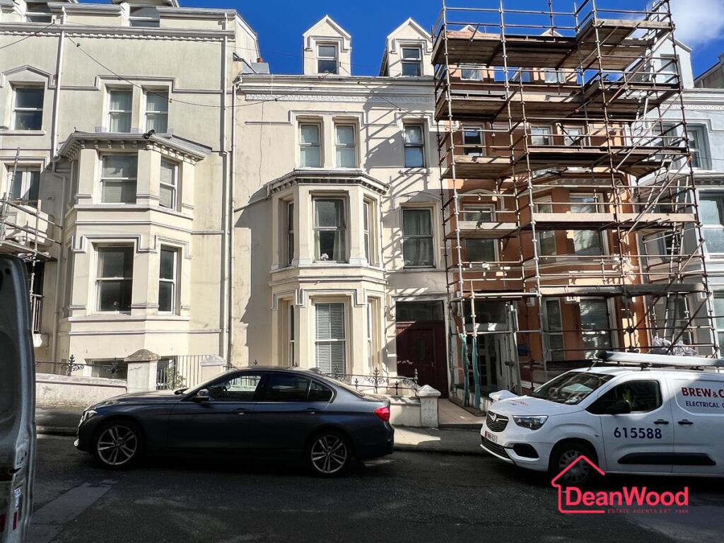 Main image of property: 5 Oakwood Apartments, 8 Mona Drive, Douglas, Isle of Man