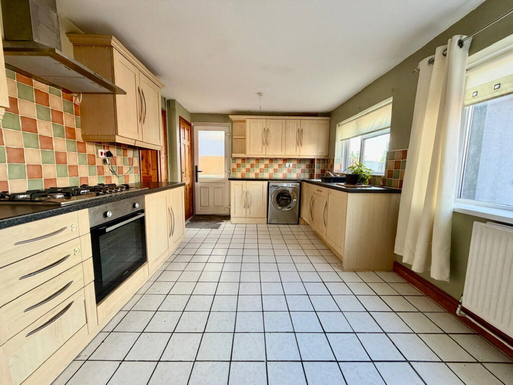 House in Pontllanfraith, Caerphilly - View 2