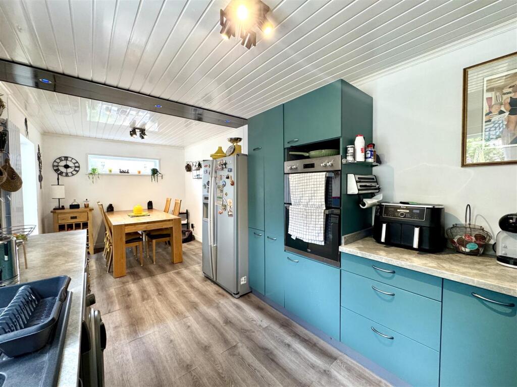 House in Newport - View 3