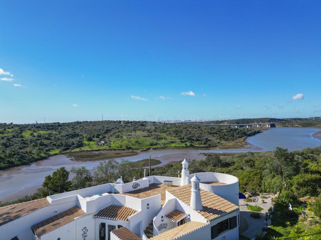 Main image of property: Algarve, Lagoa