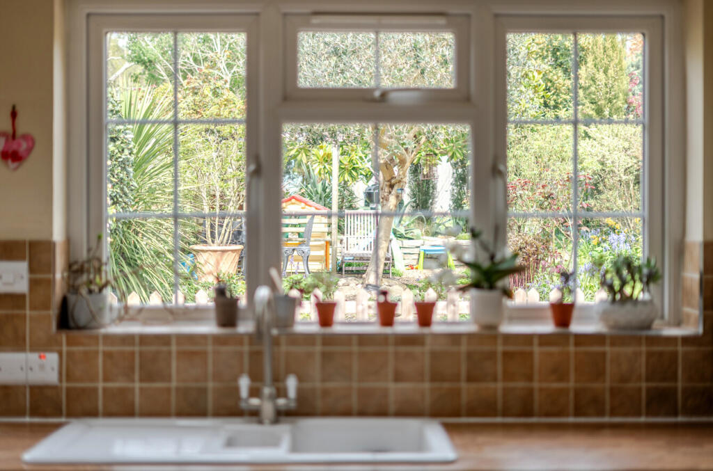 House in Havant, Hampshire - View 5