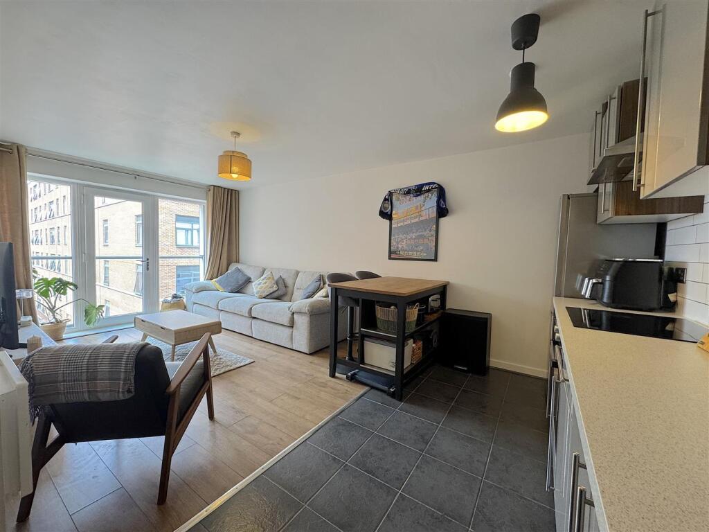 Apartment in Manchester - View 5