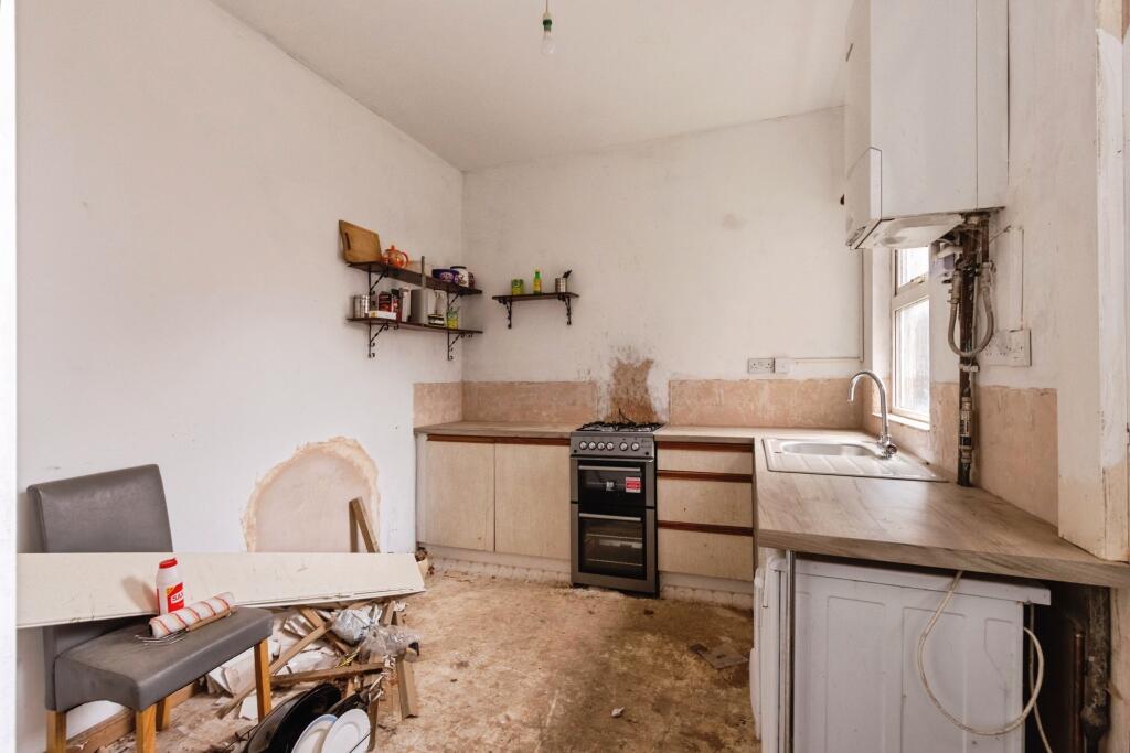 House in Wakefield, Belle Vue - View 5