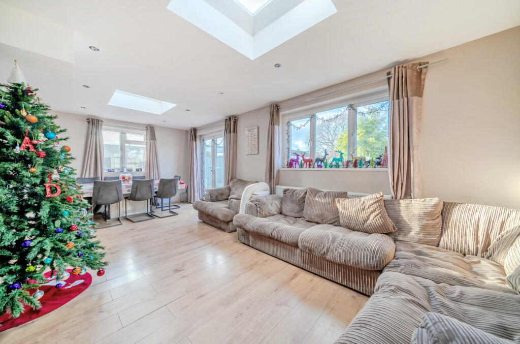 House in Bracknell - View 3