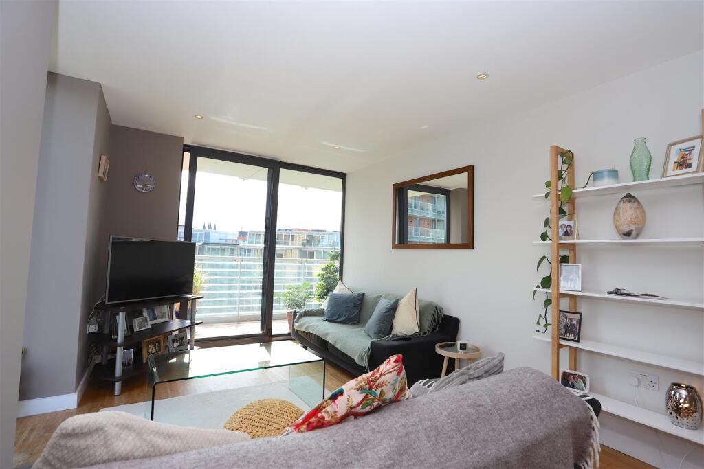 Apartment in Manchester, Greater Manchester - View 2