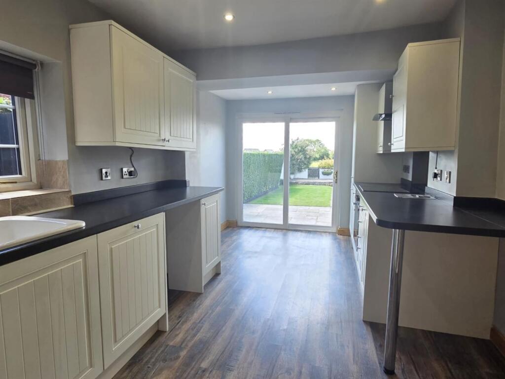 House in Ashfield, Sutton in Ashfield, Nottinghamshire - View 4