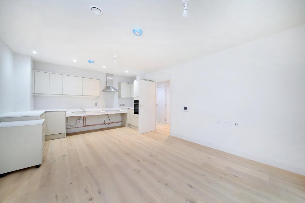 Main image of property: Clapham High Street, 
Clapham North, SW4