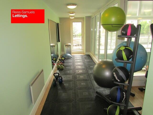 6 bedroom town house for rent