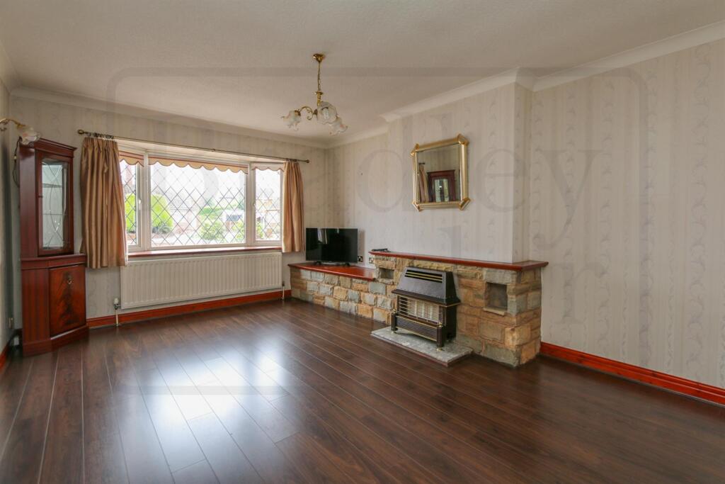 House in Preston, Penwortham - More