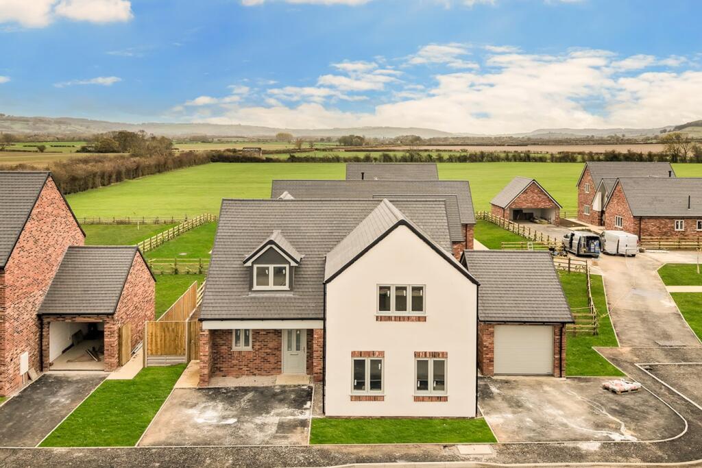 3-bed detached on Sister Elms Drive , Sedgeberrow, Evesham, WR11, £575,000