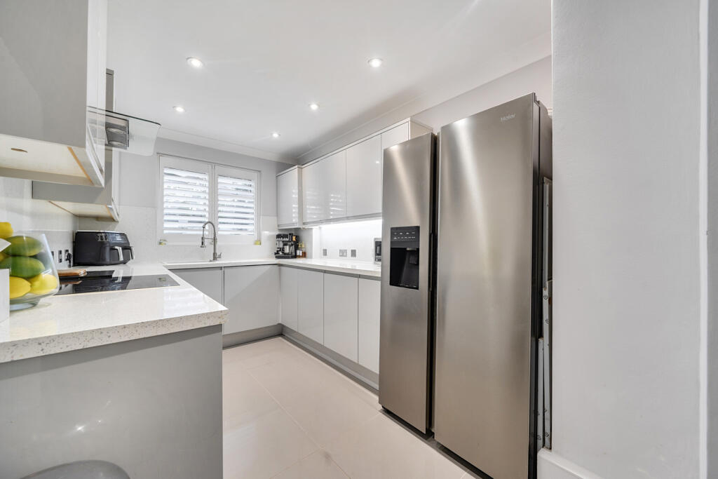 House in Bromley - View 2