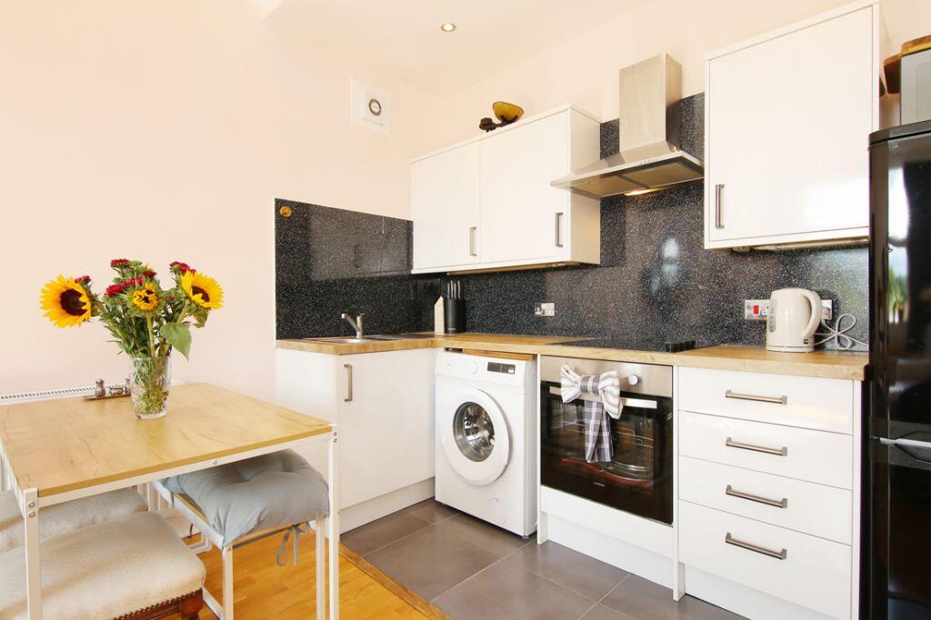 Apartment in Edinburgh - More