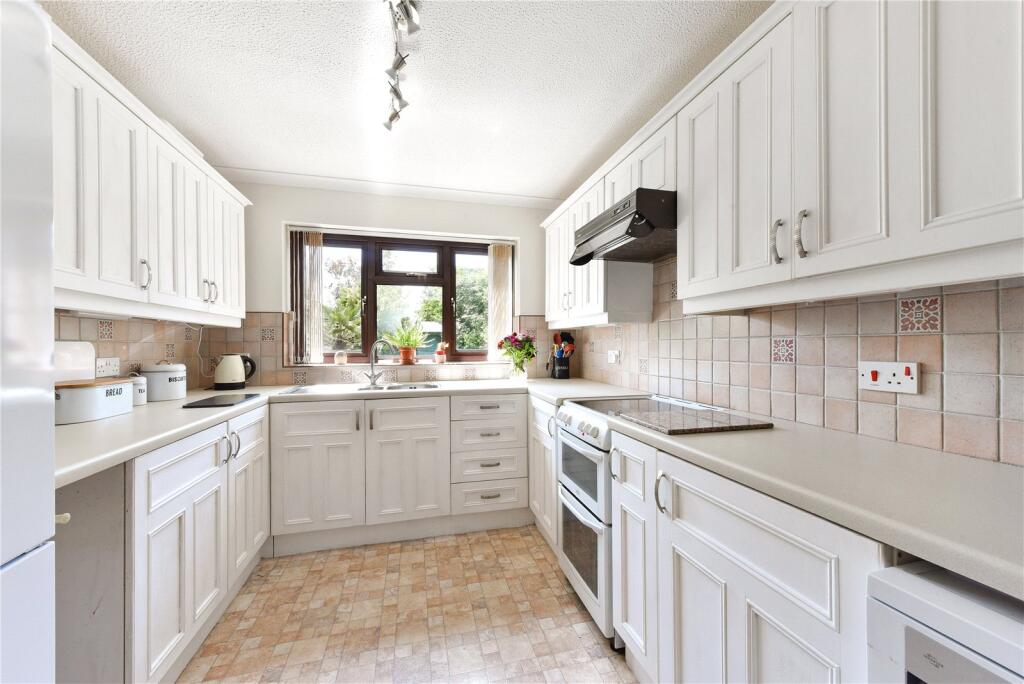 Hazel Grove, Clanfield, Waterlooville, Hampshire photo 4