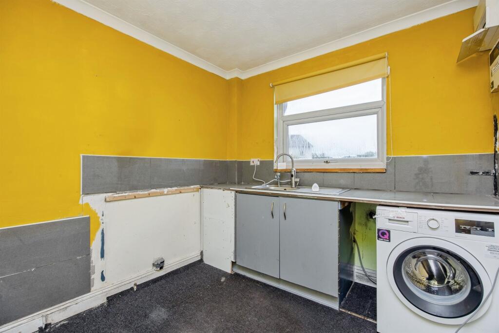 Yellowtor Road, Lower Burraton, Saltash photo 3