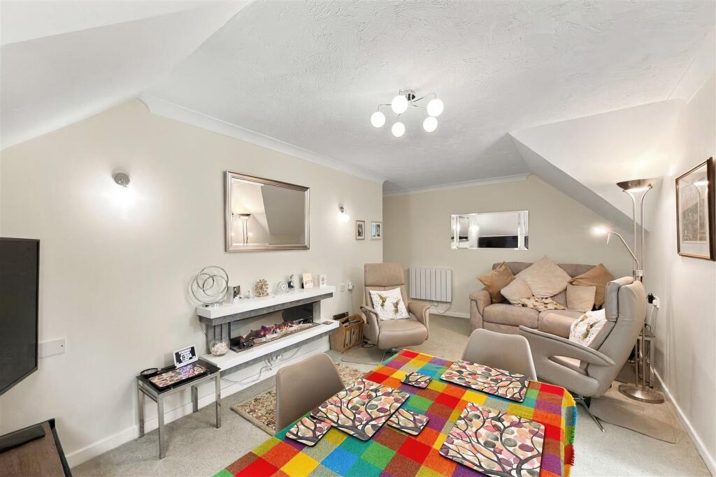 Ashley Road, Altrincham photo 4