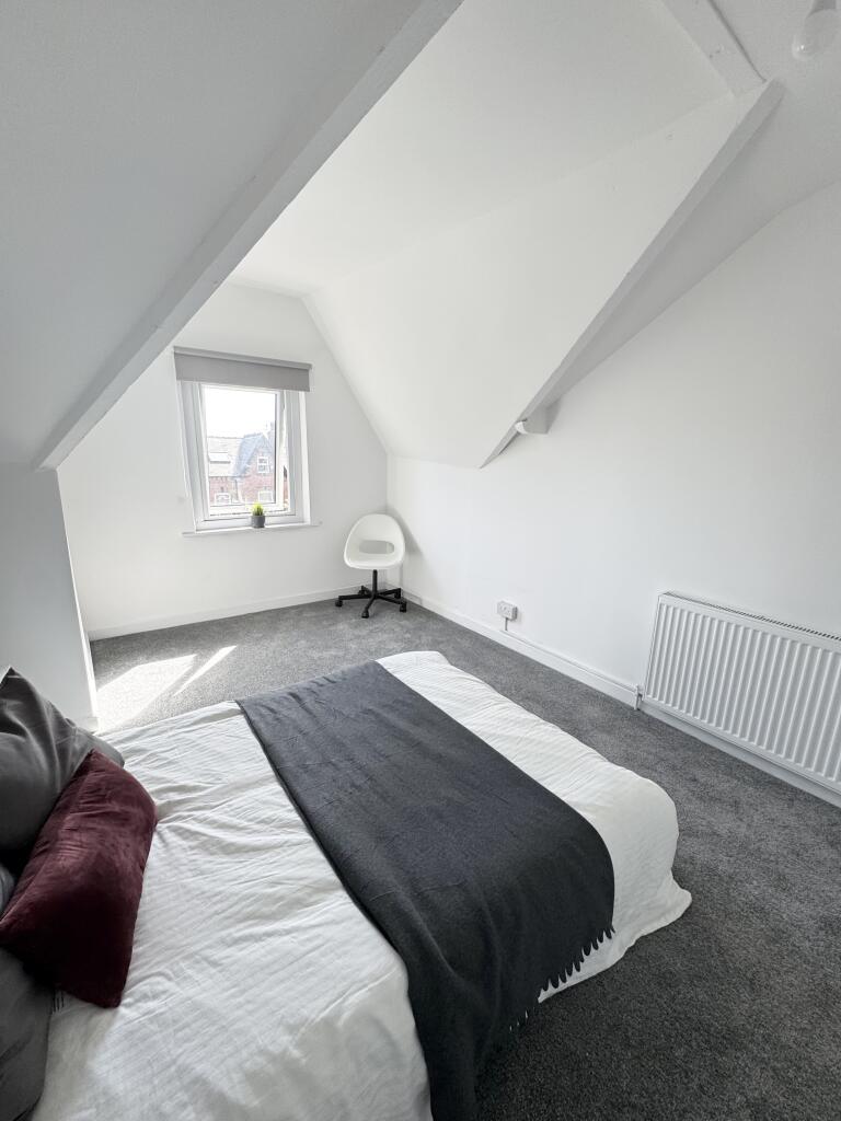 Main image of property: Flat 5, 24 Kelso Road, LS2 9PR