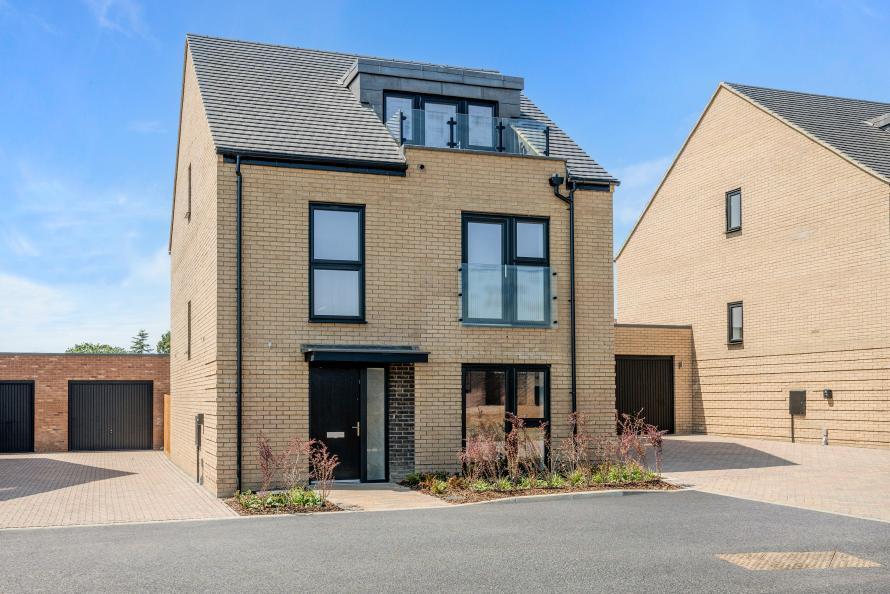 Main image of property: Kennel Lane,
Billericay,
Essex,
CM129RR
