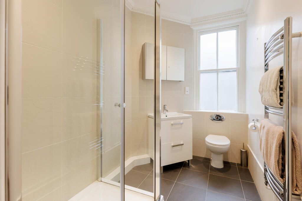 Apartment in London - More