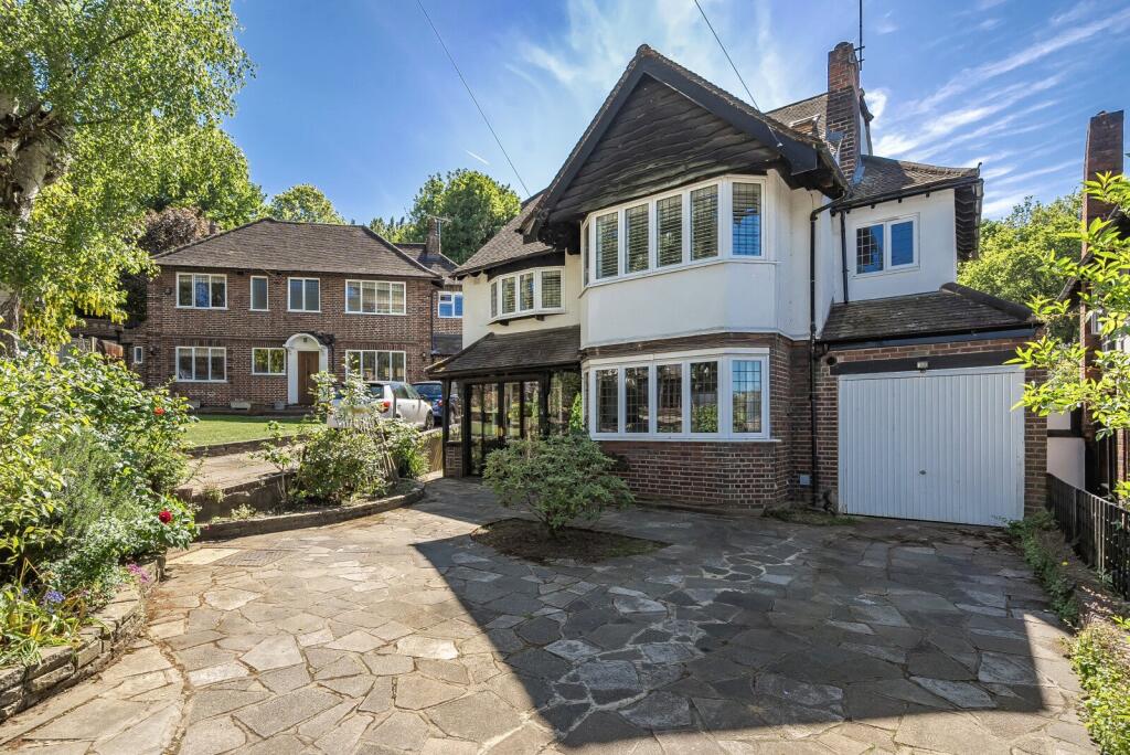 Main image of property: Hinchley Close, Hinchley Wood, KT10