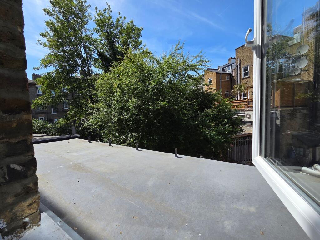 Apartment in London - View 4
